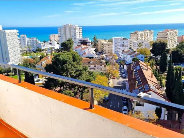 REF. 1239 PISO DE 2 DORMITORIOS CON VISTAS AL MAR EN BENALMADENA COSTA