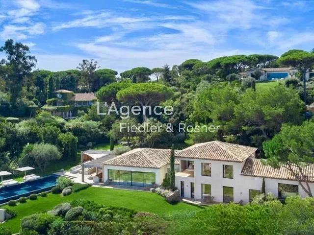 REF 171: LOCATION LES PARCS DE SAINT TROPEZ VILLA VUE MER