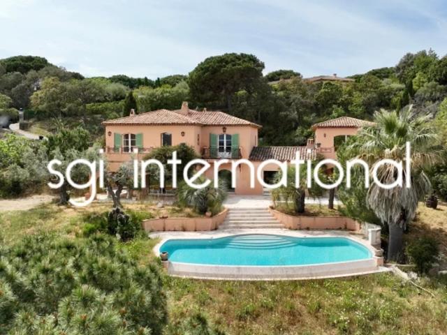 REF 1846: BELLE VUE MER RAMATUELLE 1 HECTARE