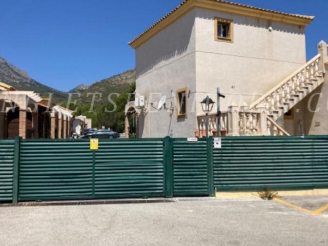 REF. 1875 Polop Alberca 850€