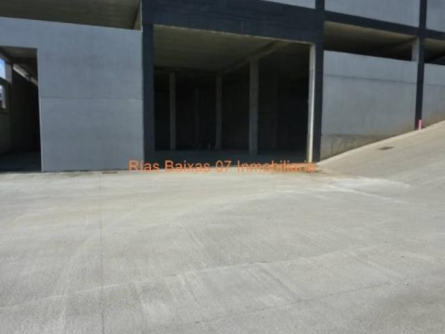 REF 2174 NAVE 400 M2 EN PLANTA BAJA CANDEAN VIGO