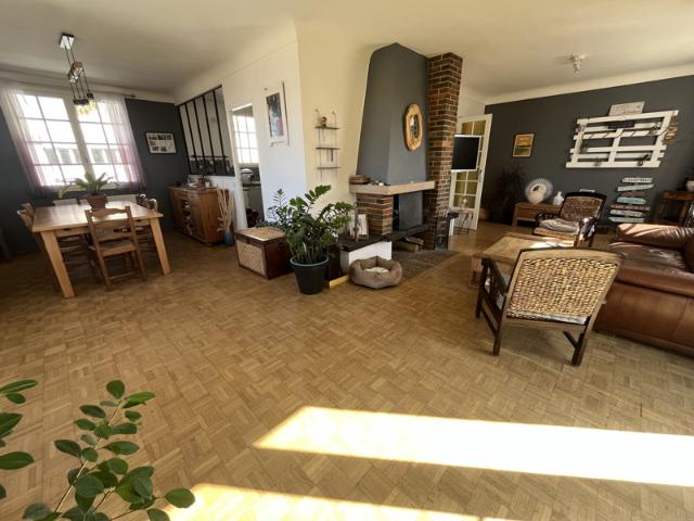 ref 23568 THOUARS Centre ville proche commerces maison 4 cha