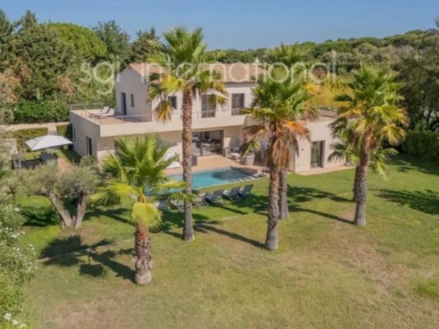REF 2370 SAINT TROPEZ VILLA CONTEMPORAINE PROCHE CENTRE