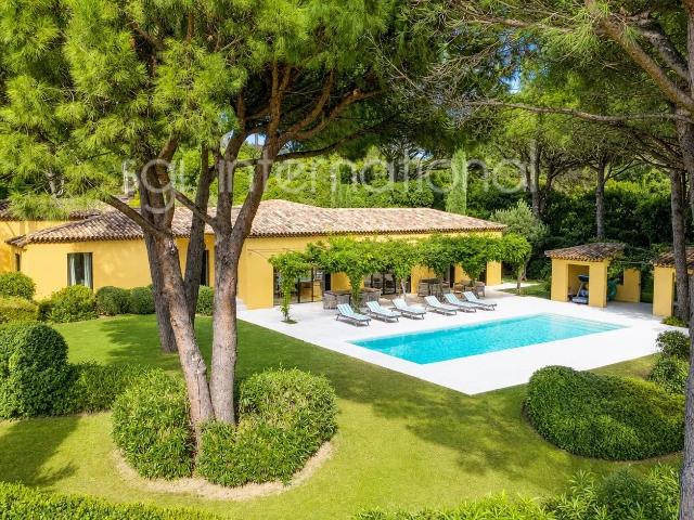 REF 2306 SAINT TROPEZ ÉLÉGANTE PROPRIÉTÉ PROCHE CENTRE