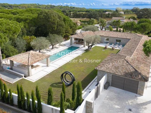 REF 230: SAINT TROPEZ VILLA PROCHE PLAGE DES SALINS