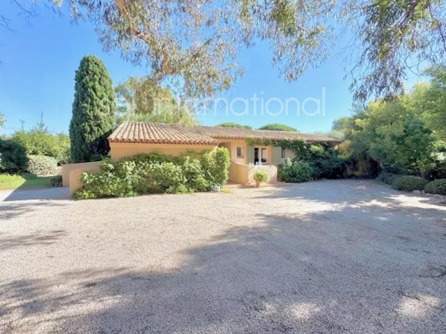 REF 2322 SAINT TROPEZ CHARMANTE MAISON PROVENÇALE PLAGE À PIED