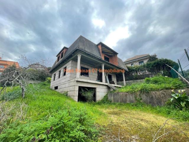 REF 2527 ESTRUCTURA 270 m2 CANTERIA EN 500 m2 FINCA VALLADA CHAPELA REDONDELA