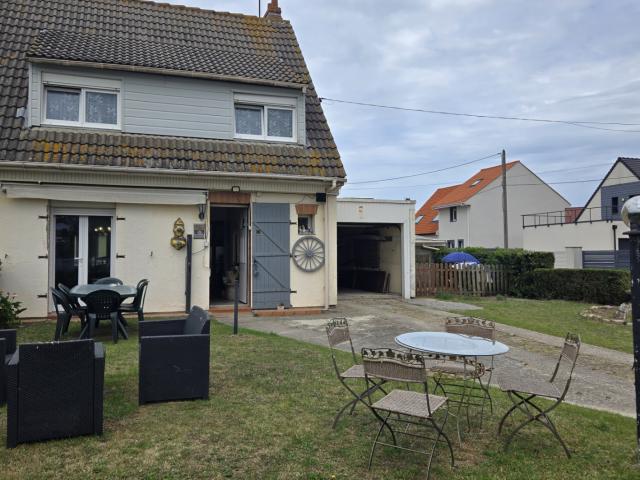 réf 4000 Village côtier prisé semi mitoyenne avec garage et jardin