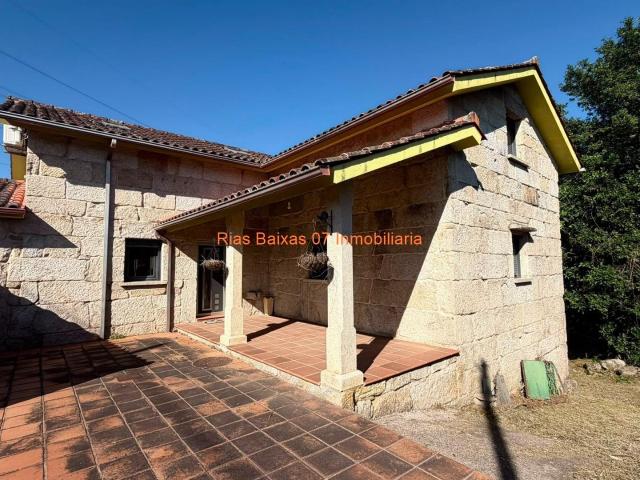 REF 4275 CASA DE PIEDRA 4 DORM. CON GRAN TERRENO DE 6900m2 COVELO