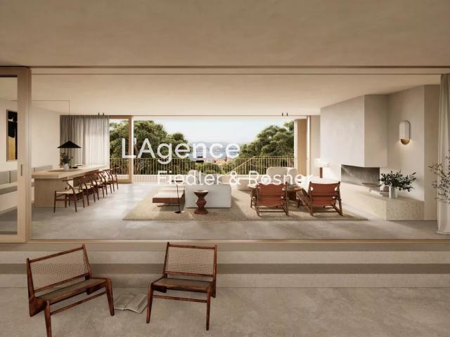 REF 432: SAINT TROPEZ CENTRE LUXUEUX APPARTEMENT NEUF