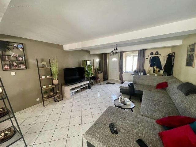 Ref: 5333 Renwez Maison En Pierres De 165 M² Avec Garage Ce. 165m² Renwez