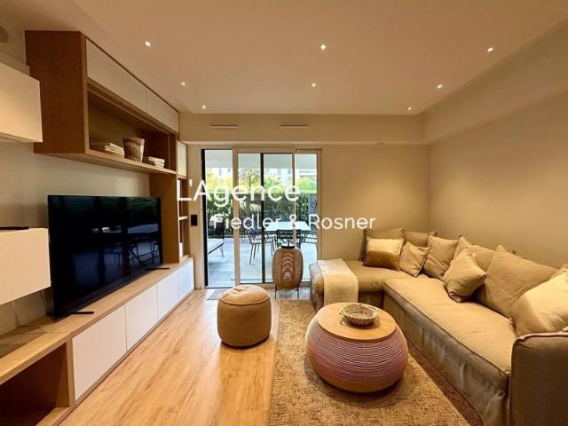REF 667: EXCLUSIVITE SAINT TROPEZ CENTRE APPARTEMENT DE HAUT STANDING