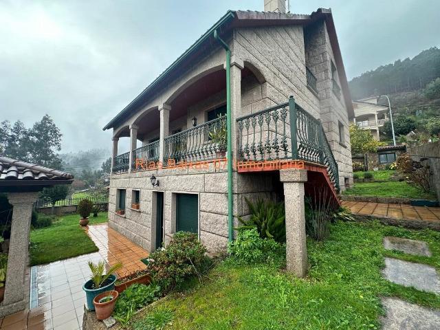 REF 7043 CHALET DE PIEDRA CON 5 DORMITORIOS EN MOS