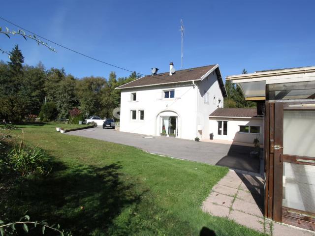 Réf: 70405 Ap: En exclusivite, cette Très belle ferme rénové. 170m² Hadol