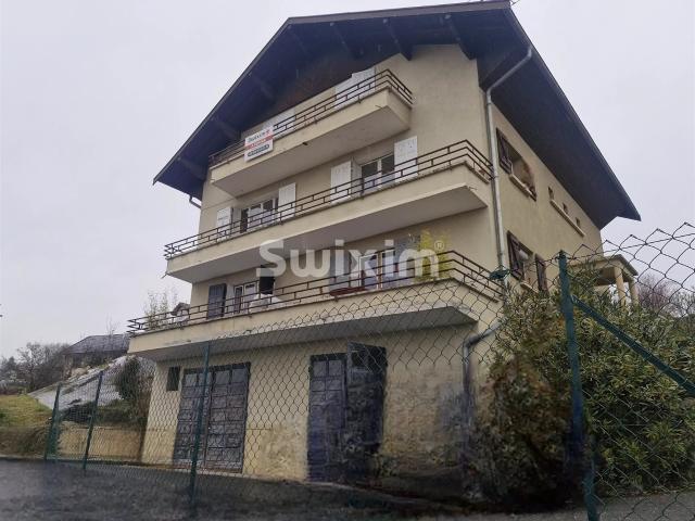 Réf:70427 Poisy, Maison composée de trois appartements, gara. 230m² Poisy