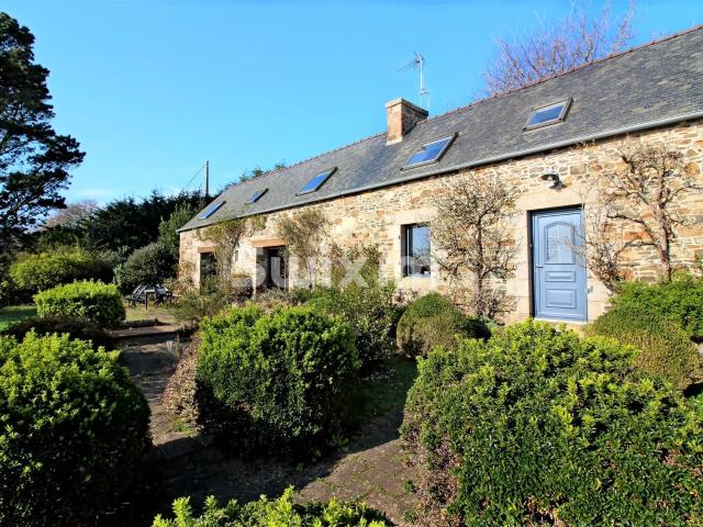 Ref.70512Glc: Perros Guirec, très bel ensemble de la fin du. 189m² Perros Guirec