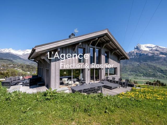 REF 722: COMBLOUX – CHALET ÉLÉGANCE ALPINE FACE AU MONT BLANC