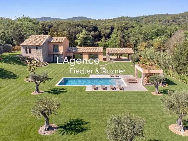 REF 768: RAMATUELLE VILLAGE VILLA NEUVE