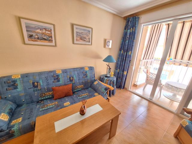 REF. 7796 Apartamento de 1 dormitorio en Torrevieja con parking