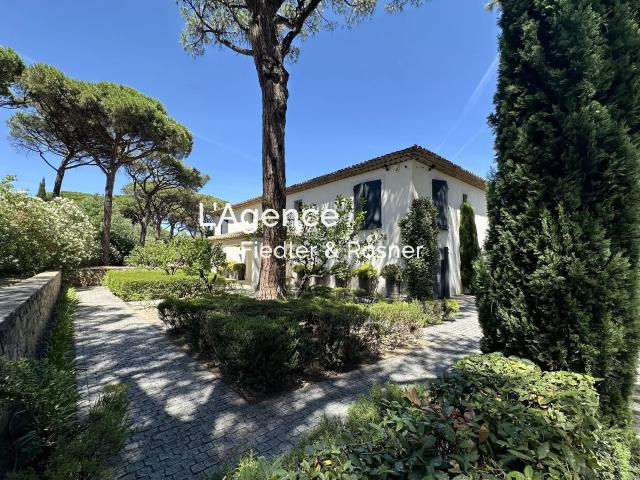 REF 785: RAMATUELLE ÉLÉGANTE VILLA A LA LOCATION AU CŒUR DE L’ESCALET