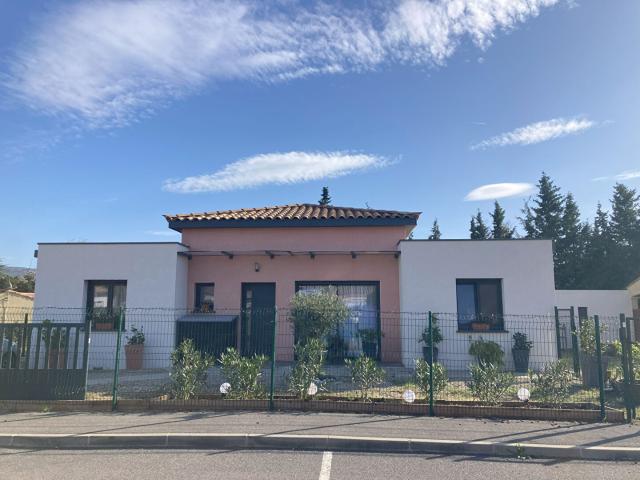 Ref Aloevera Maison PP accessible PMR 100 m2 2ch terrasse couverte jardin