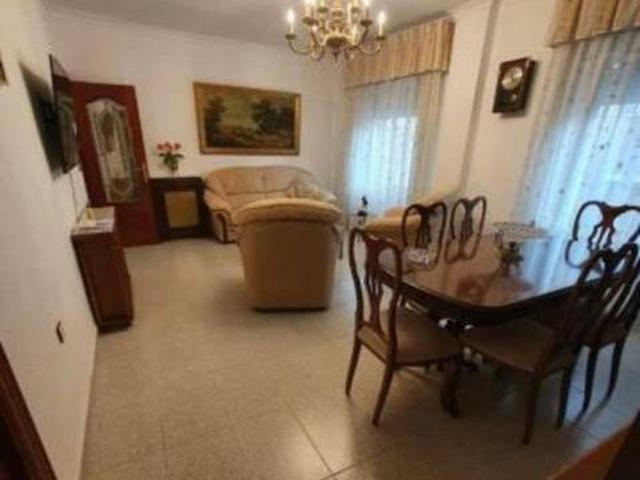 Ref B156 se alquila piso amplio con c c zona avda 1ºde may