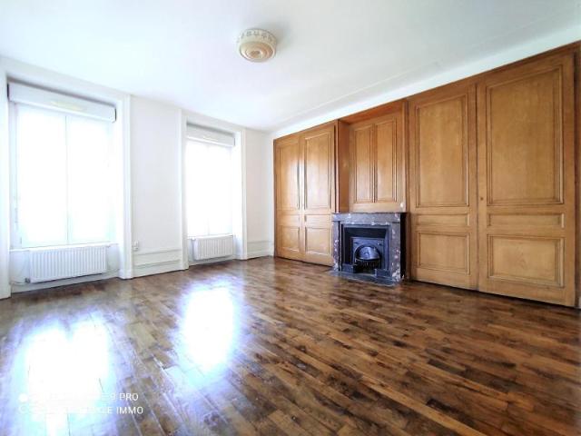 Réf: GES00440005 371, 3 pièce s, VILLEURBANNE