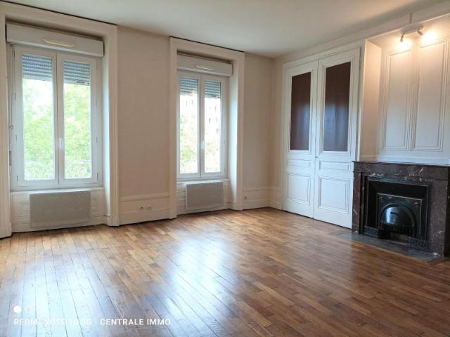 Réf: GES00440007 371, 2 pièce s, VILLEURBANNE