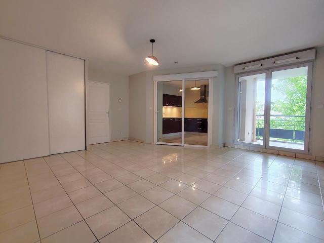 Réf: GES02420012 375, 3 pièce s, VILLEURBANNE