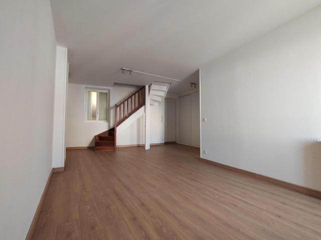 Réf: GES34900002 492, 4 pièce s, GIVORS