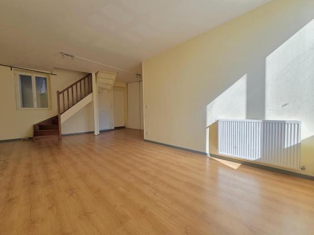 Réf: GES34900002 492, 4 pièce s, GIVORS