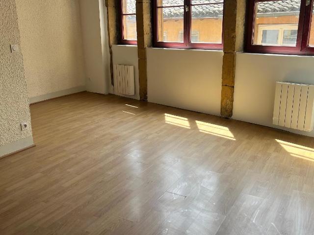 Réf: GES39030004 371, 1 pièce s, LYON