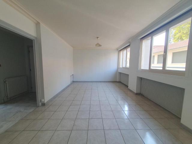 Réf: GES40810001 375, 3 pièce s, LYON