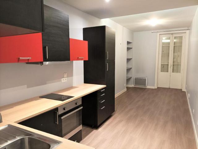 Réf: GES84880015 787, 2 pièce s, LYON