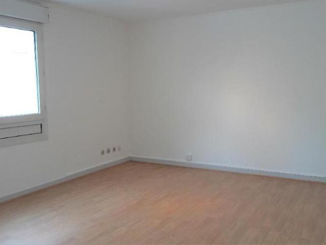Réf: GES91020002 372, 2 pièce s, VILLEURBANNE