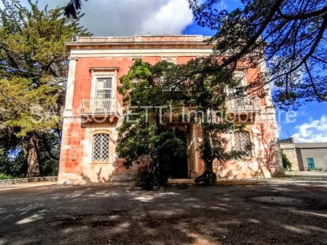 Ref. Nocin Racchiusa all’interno delle dolci colline di No. 1700m² Noci