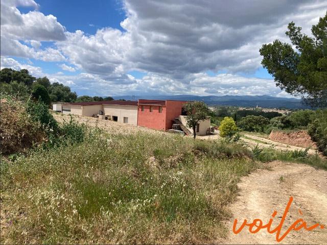 Ref Vignoble4 Minervois Grand bâtiment à usage mixte. 680m² Narbonne