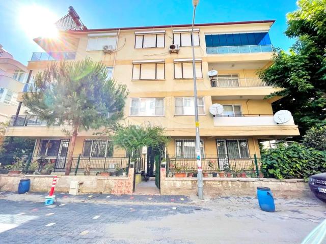 Referans'tan Akçay Merkez'de Denize 50 Mt Ara Kat Ön Cephe 2+1 Daire