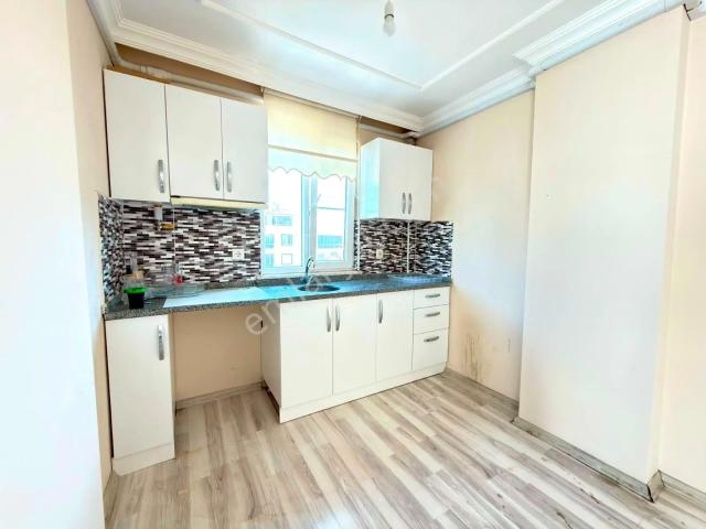Referans'tan Altınkum'da Ön Cephe Doğalgazlı Çift Balkon 2+1 Daire