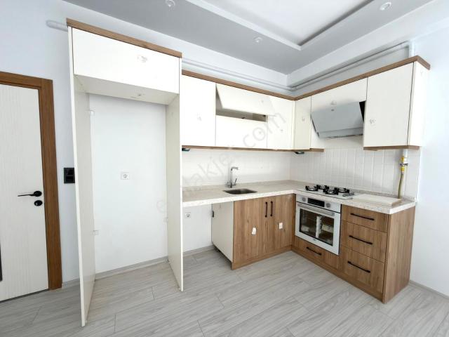 Referans'tan Altınkum'da Denize 400 Mt Çift Balkon Ara Kat 2+1 Daire