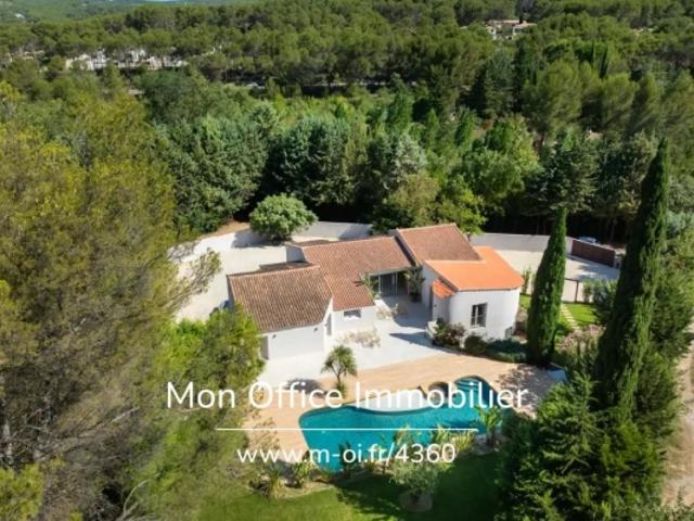 Référence: 4360 MBA. Villa d'architecte 10 pièces 375m2 Calme Piscine Garage Annexe