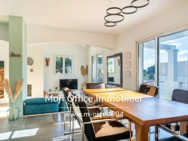 Référence: 4604 VCA. Villa Rénovée et Contemporaine à 7 min de la plage à pied