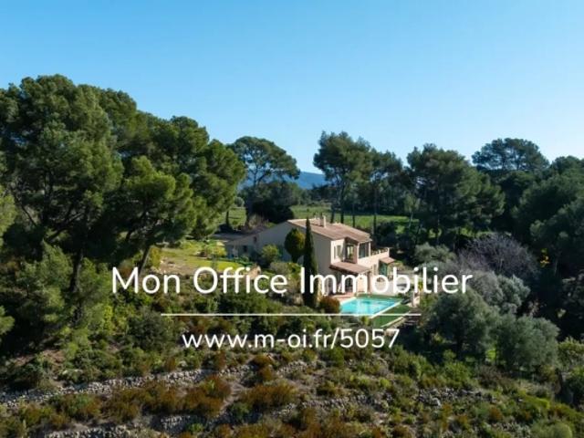 Référence: 5057 VCA Villa vue sur la baie des Lecques et les vignes