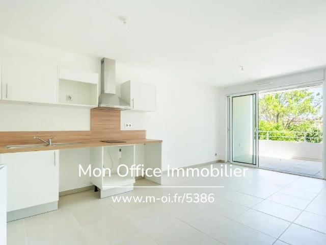 Référence: 5386 Cge. Appartement 2 pièces+ terrasse + cal. 40m² Istres