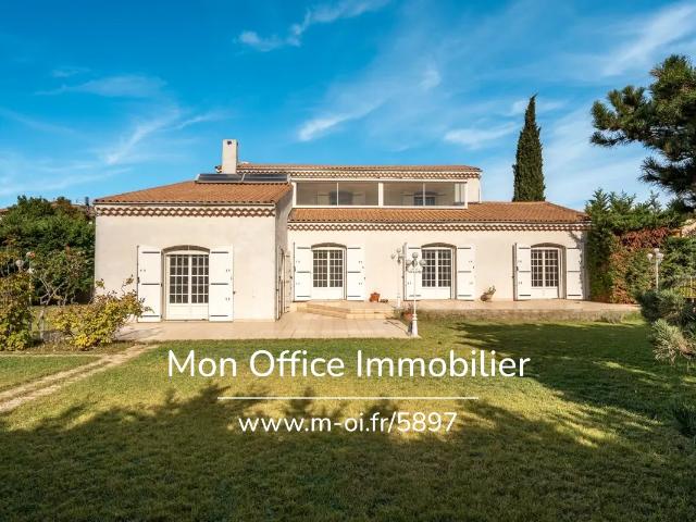 Référence: 5897 ASA. Maison type 7 avec double garage piscinable