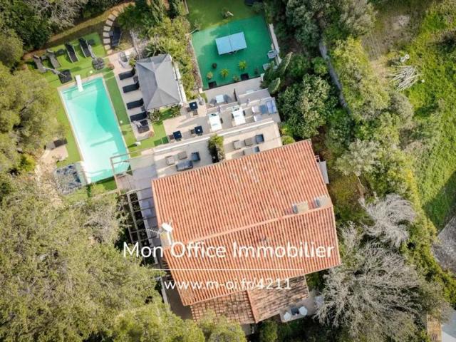 Référence: 6134 SIC Superbe maison vue mer St Aygulf