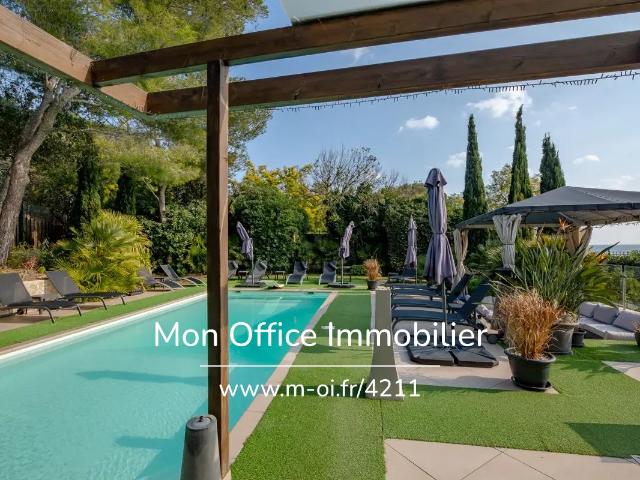 Référence: 6134 SIC. Superbe maison vue mer St Aygulf