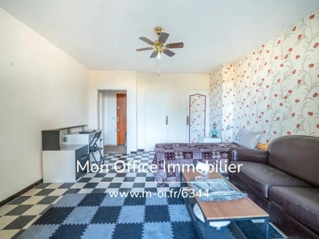 Référence: 6344 MCO Exclusivité Appartement 1/2 pièces d'une surface de 35 m2 au dernier étage plus parking privatif et cave
