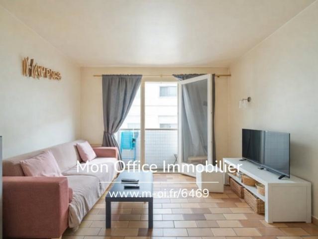 Référence: 6469 VCA. Appartement 2 pièces à proximité immédiate du port et de la plage