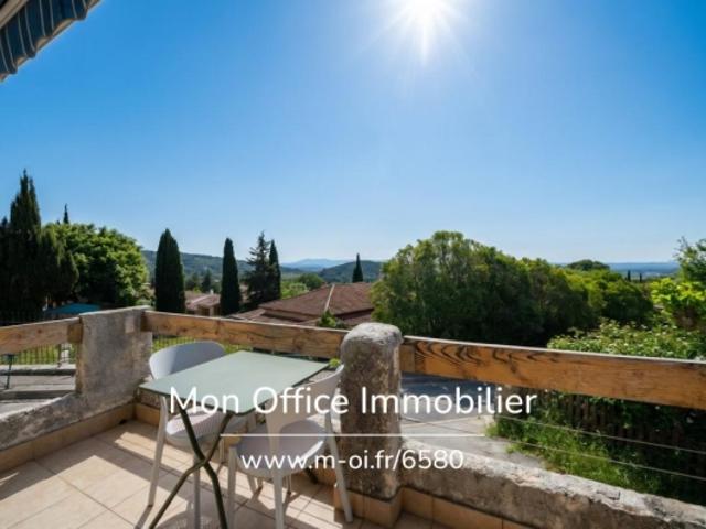 Référence: 6580 JDO. Duplex avec 2 terrasses, parking & cave à Éguilles